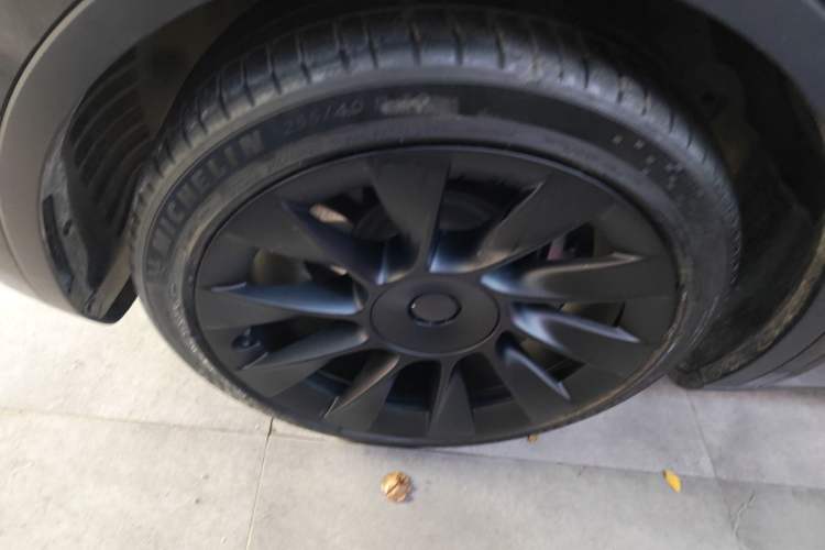 Used Tesla Model Y 2022 Long-Range All-Wheel-Drive Version
