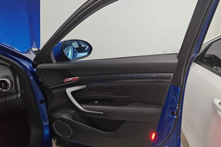 Used Wey VV7 2017 2.0T Ultra-Luxury Version
