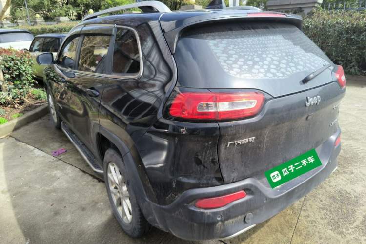 Used  Cherokee 2017 2.0L Superior Edition