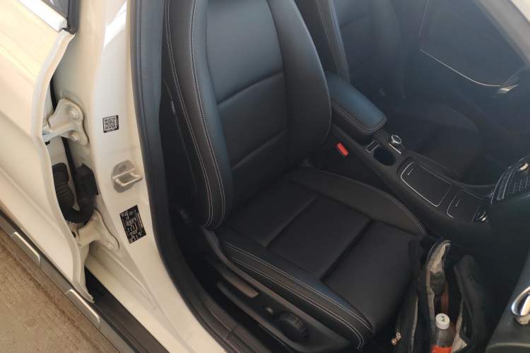 Used Mercedes-Benz GLA 2017 GLA 220 4MATIC Fashion Model
