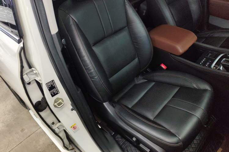 Used GAC Trumpchi GS8 2017 320T Two-Wheel Drive Luxury Smart Connectivity Version (7 Seats)