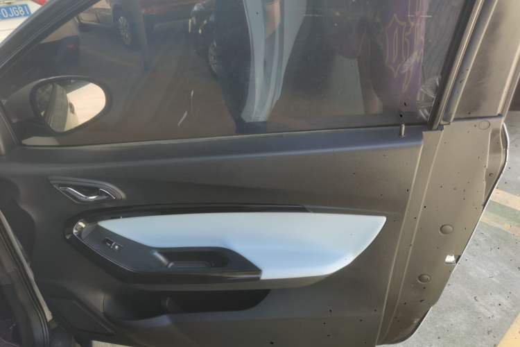 Used Chery Little Ant 2022 Revised Version Sweet Pink Edition Half-Sugar Version Lithium Iron Phosphate 30.7 kWh 30 kW 301 km
