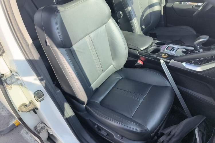 Used Peugeot 3008 2015 2.0L Automatic Trend Edition
