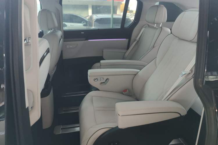 Used XPeng X9 2024 702 Ultra-Long Range Pro
