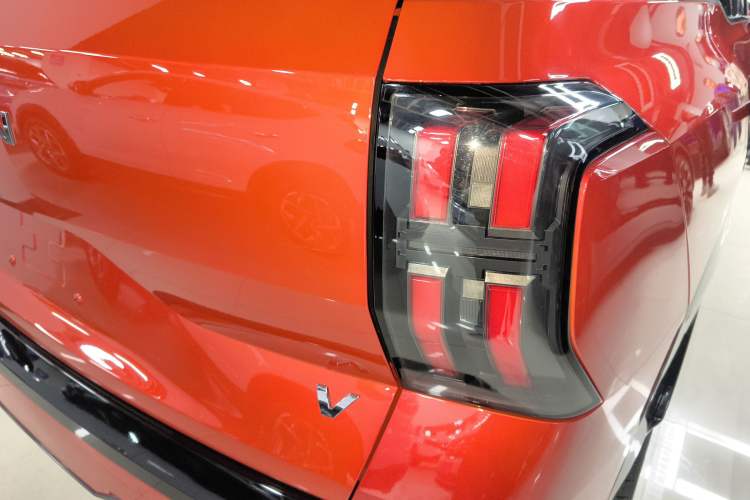 Used AION V 2024 Aion Tyrannosaurus 650 LiDAR Edition
