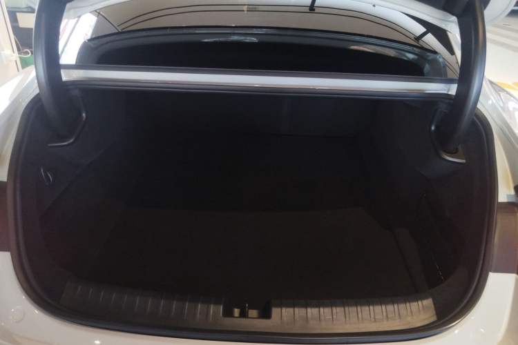 Used  SU7 2024 Rear-Drive Ultra-Long Range Advanced Pro-Level Intelligent Driving Version