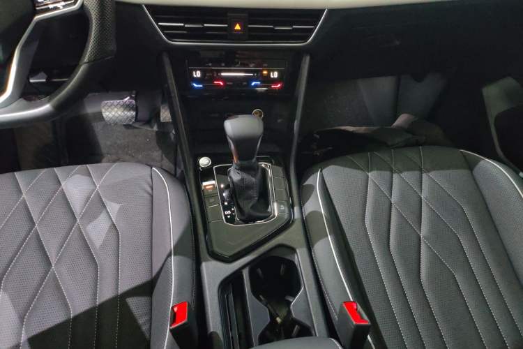 Used Volkswagen Tiguan L 2023 330TSI Automatic Two-Wheel Drive Smart Edition
