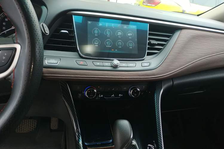 Used Buick GL6 2018 18T 6-Seater Luxury Model
