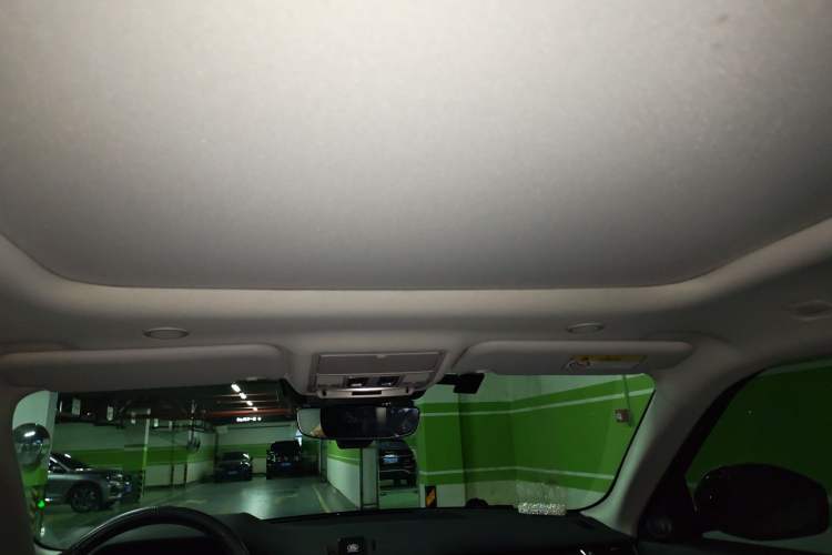 Used Land Rover Range Rover Evoque 2021 Range Rover Velar 249 PS R-Dynamic S Performance Edition