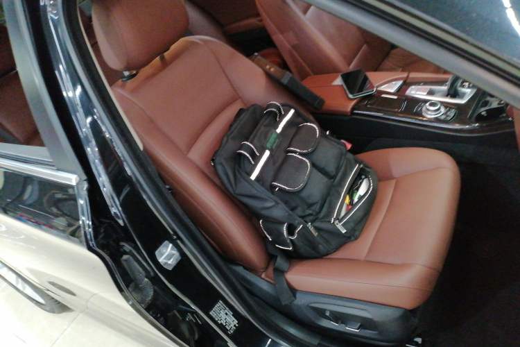 Used BMW 5 Series 2014 525Li Leading Model
