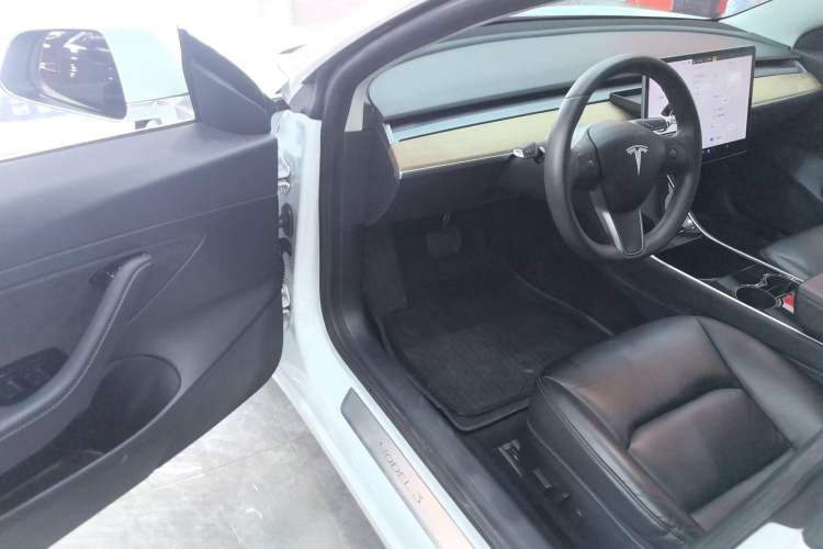 Used Tesla Model 3 2019 Standard Range Rear-Drive Upgraded Version

