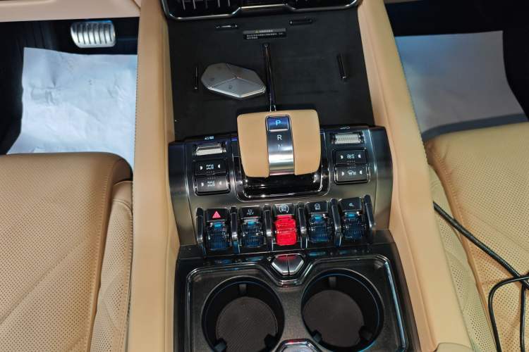 Used  Leopard 8 2025 Smart & Brave Flagship Edition 7 Seats
