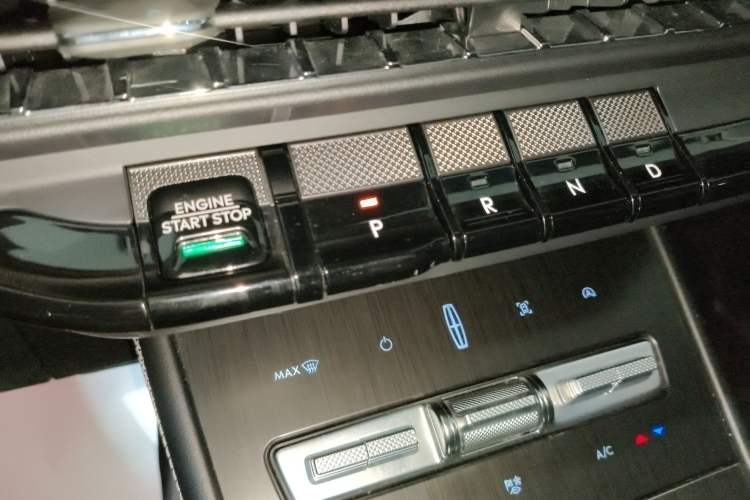 Used Lincoln Corsair 2023 2.0T Two-Wheel Drive Luxury Edition
