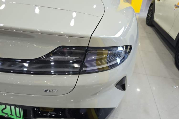 Used  SU7 2024 Rear-Drive Ultra-Long Range Advanced Pro-Level Intelligent Driving Version