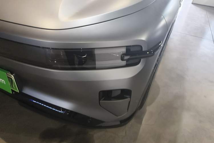 Used  E07 2025 All-Electric 4x4 90kWh Ultra High-Performance Edition
