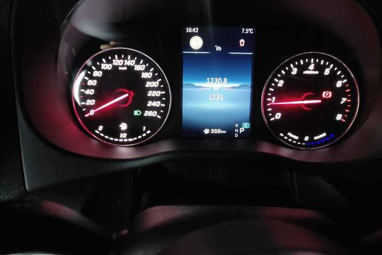 Used Mercedes-Benz Vito 2024 2.0T Business Version 7 Seats