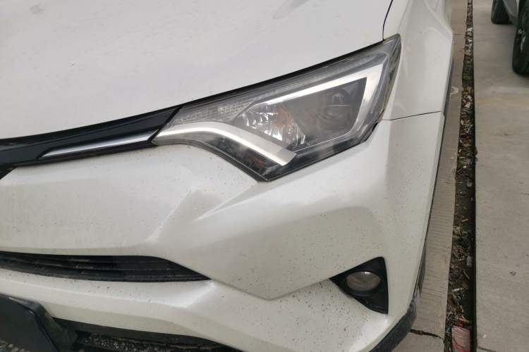 Used Toyota RAV4 2016 2.0L CVT Two-Wheel Drive Urban Edition China V Standard
