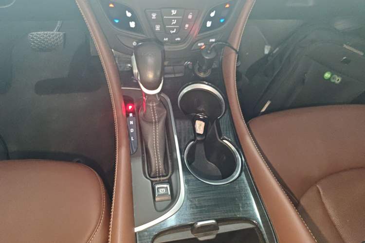 Used Buick Envision 2020 20T Two-Wheel Drive Luxury Model
