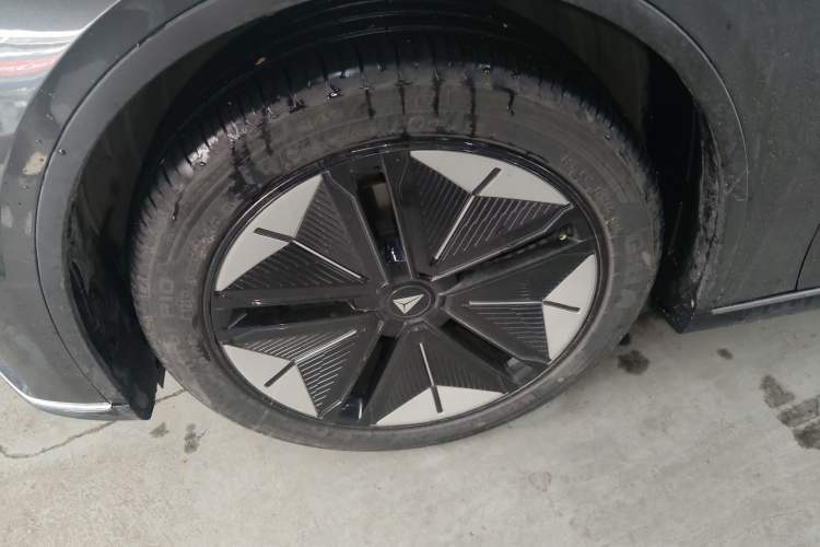 Used  SL03 2025 Pure Electric Elite Model
