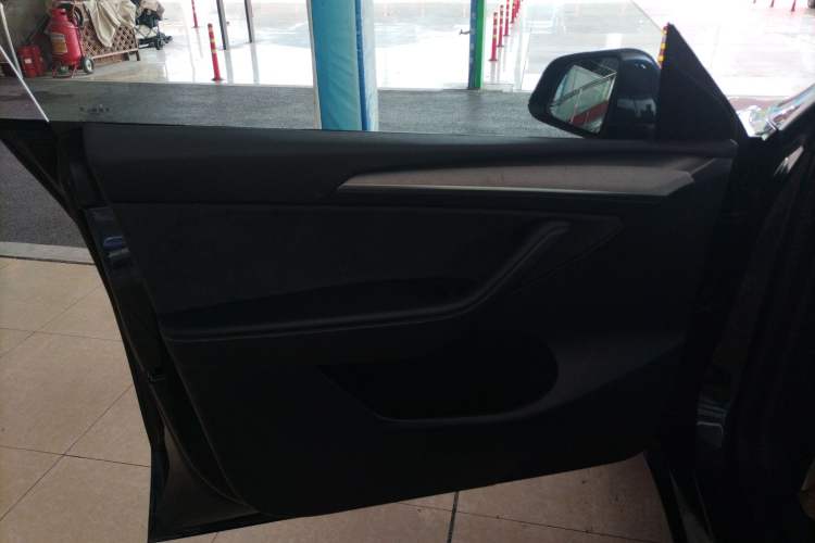 Used Tesla Model Y 2024 Rear-Wheel-Drive Version
