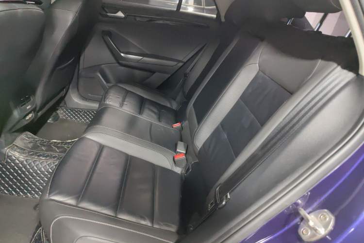 Used Volkswagen T-ROC 2019 280TSI DSG Two-Wheel Drive Comfort Version China VI Standard
