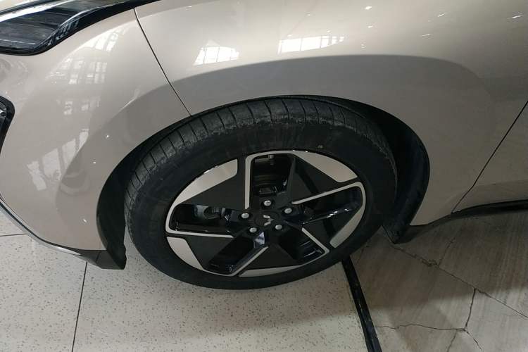 Used Wuling Xingguang 2024 Co-Creation Edition 510 Advanced Model
