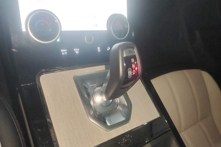 Used Land Rover Range Rover Evoque 2022 Facelifted Aurora L 249 PS R-Dynamic Luxury Edition