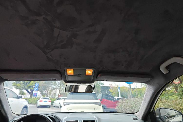 Used FORTHING Joyear S50 2014 1.6L CVT Luxury Model