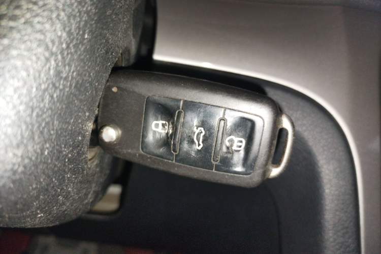 Used Volkswagen Lavida 2013 Revised Classic 1.6L Automatic Fashion Edition
