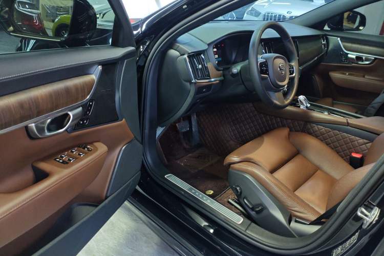 Used Volvo S90 2023 B5 Zhiyuan Luxury Edition
