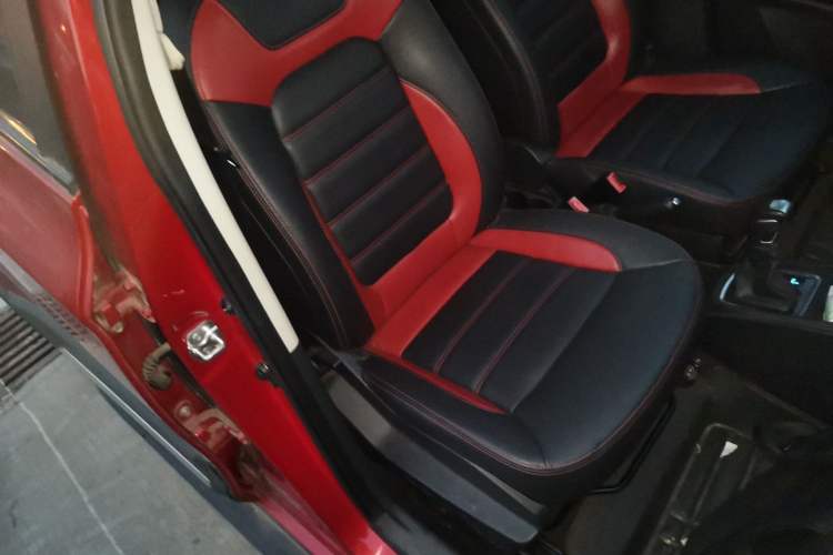 Used Haval H1 2016 Blue Label 1.5L AMT Luxury Model
