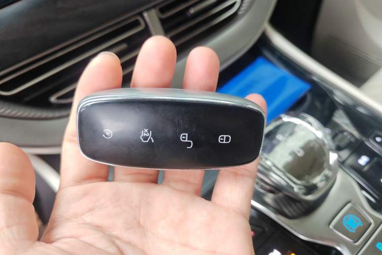 Used Denza D9 2024 DM-i 980 Four-Wheel Drive Prestige Model
