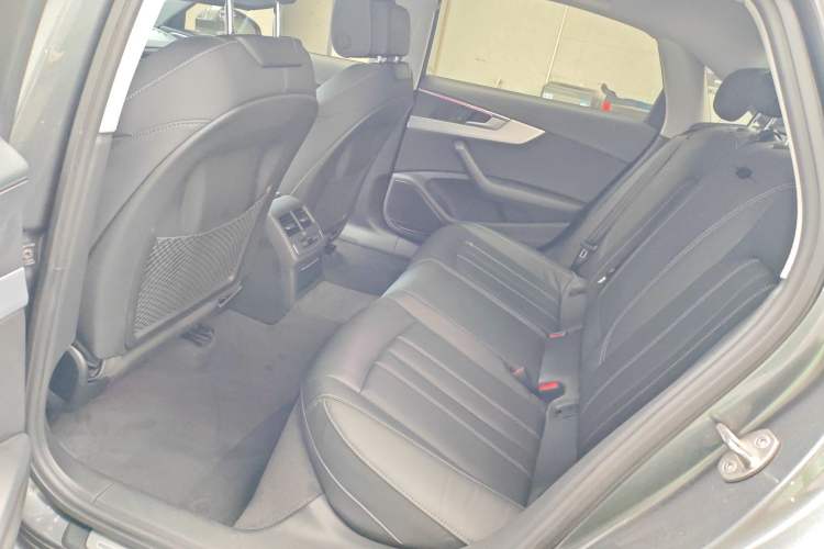 Used Audi A4L 2020 40 TFSI Luxury Dynamic Model
