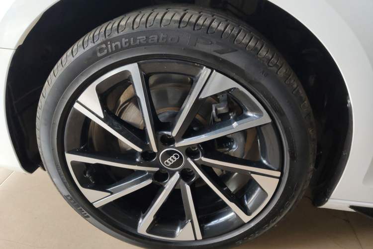 Used Audi A4L 2023 40 TFSI Luxury Dynamic Model
