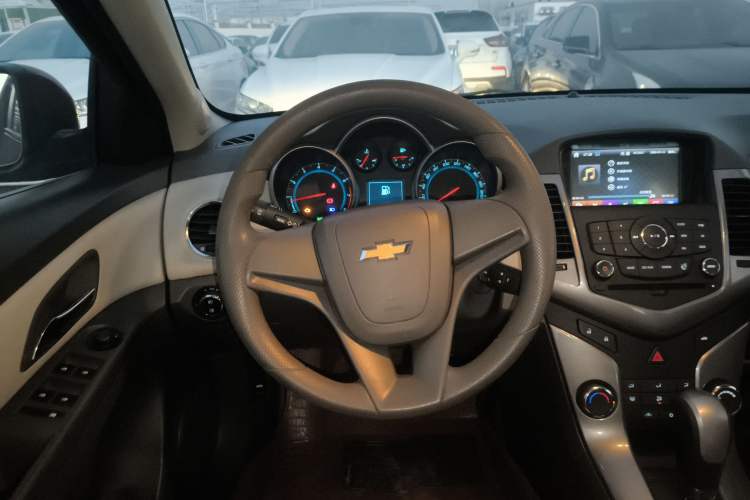 Used Chevrolet Cruze 2015 1.5L Classic SE AT
