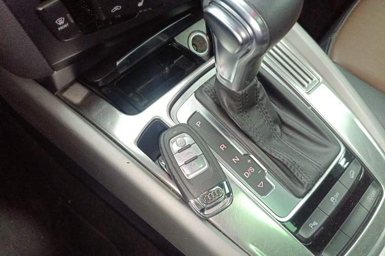 Used Audi Q5 2018 Collector's Edition 40 TFSI Ambition Model
