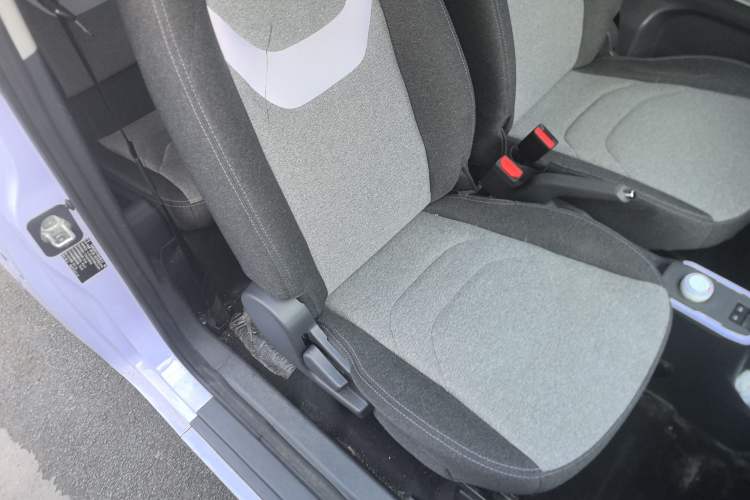 Used Chery QQ Ice Cream 2022 170km Sundae Phosphate Lithium-Ion
