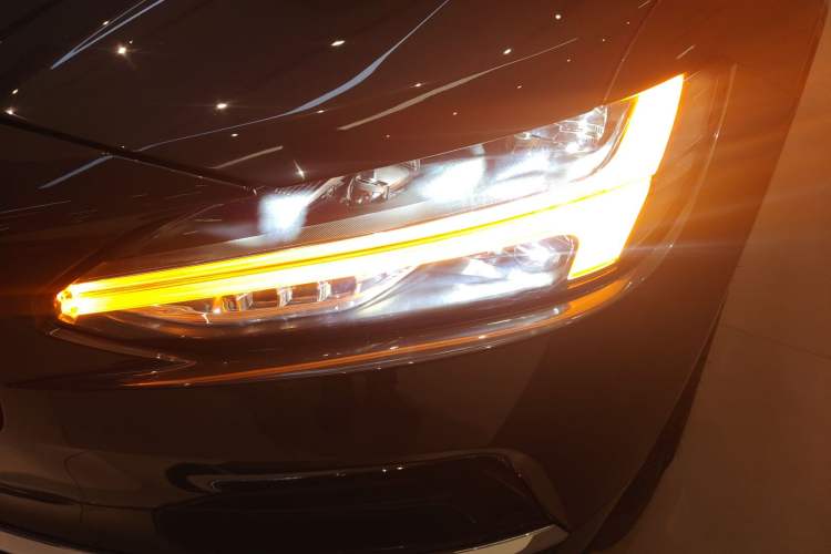 Used Volvo S90 2024 B5 Zhiyi Luxury Edition
