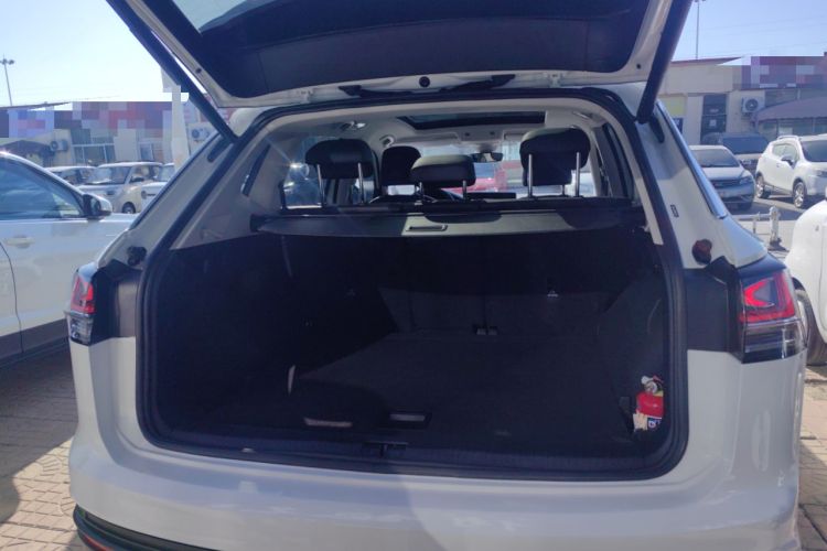 Used Volkswagen Tayron 2023 300TSI Two-Wheel-Drive Luxury Plus Advanced Edition