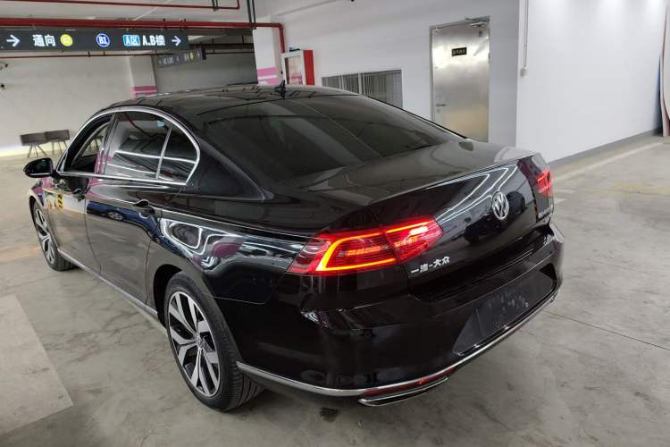 Used Volkswagen Magotan 2018 380TSI DSG Prestige Model
