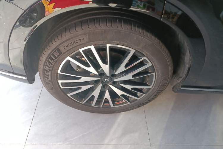 Used  Q07 2025 215 Flagship PLUS
