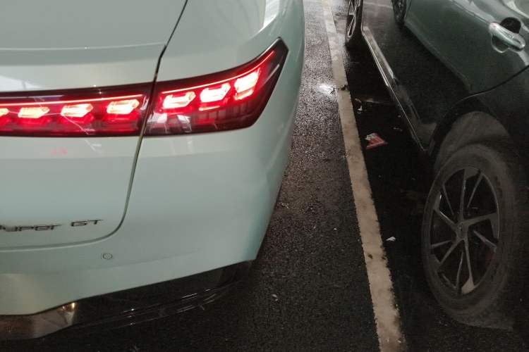 Used  GT 2023 560 Rear-Drive Seven-Wing Edition