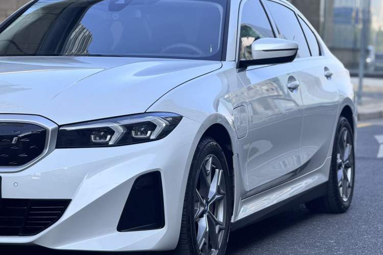 Used BMW i3 2022 eDrive 35 L
