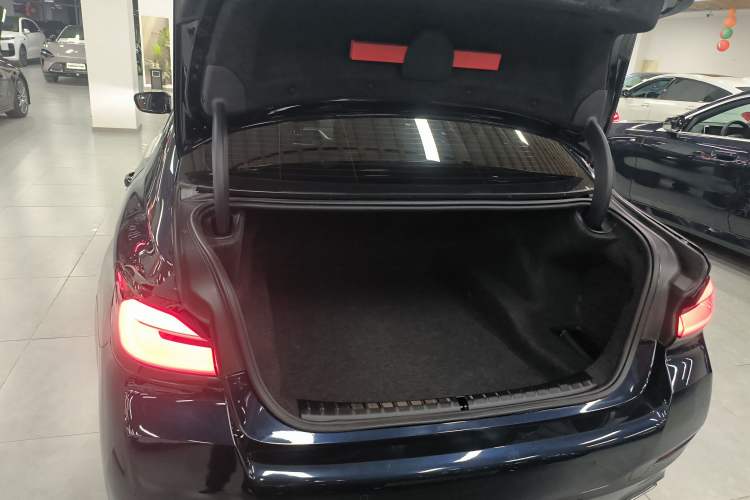 Used BMW 5 Series 2022 Second Facelift 530Li Leading Edition M Sport Package
