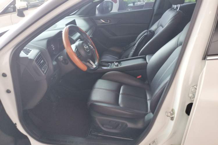 Used Mazda CX-4 2020 2.0L Automatic Two-Wheel Drive Blue Sky Luxury Edition
