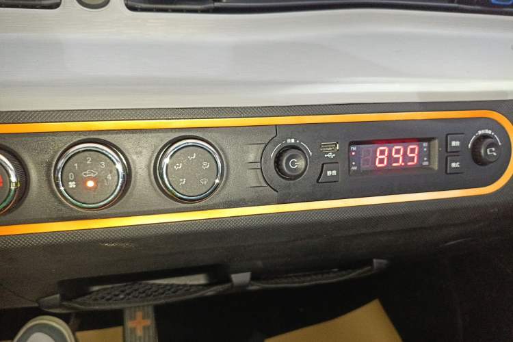 Used Wuling Hongguang MINIEV 2021 Macaron Premium Model – Lithium Iron Phosphate
