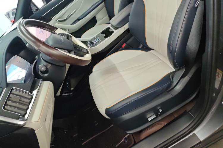 Used BYD Song PLUS New Energy 2023 Champion Edition EV 520KM Prestige Model
