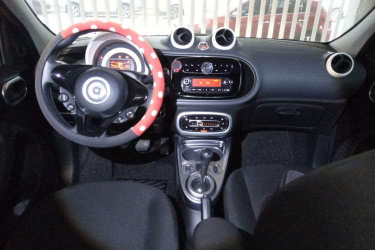 Used  forfour 2016 1.0L 52 kW Dynamic Edition
