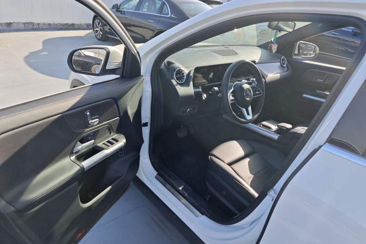 Used Mercedes-Benz GLA 2023 GLA 220
