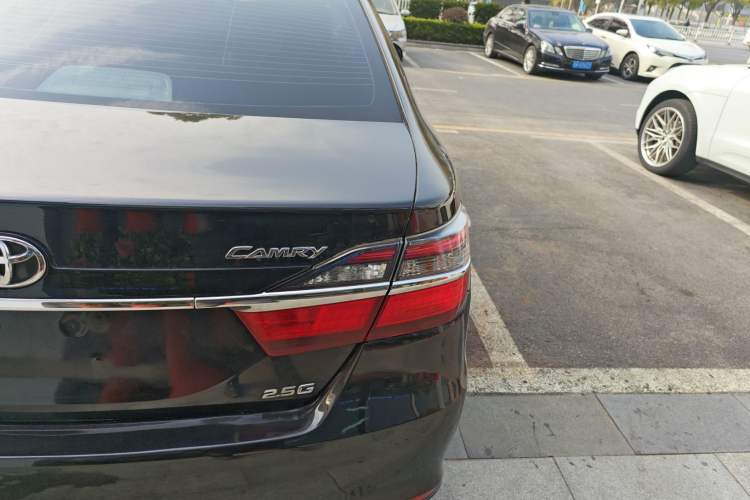 Used Toyota Camry 2015 2.0G Premier Edition
